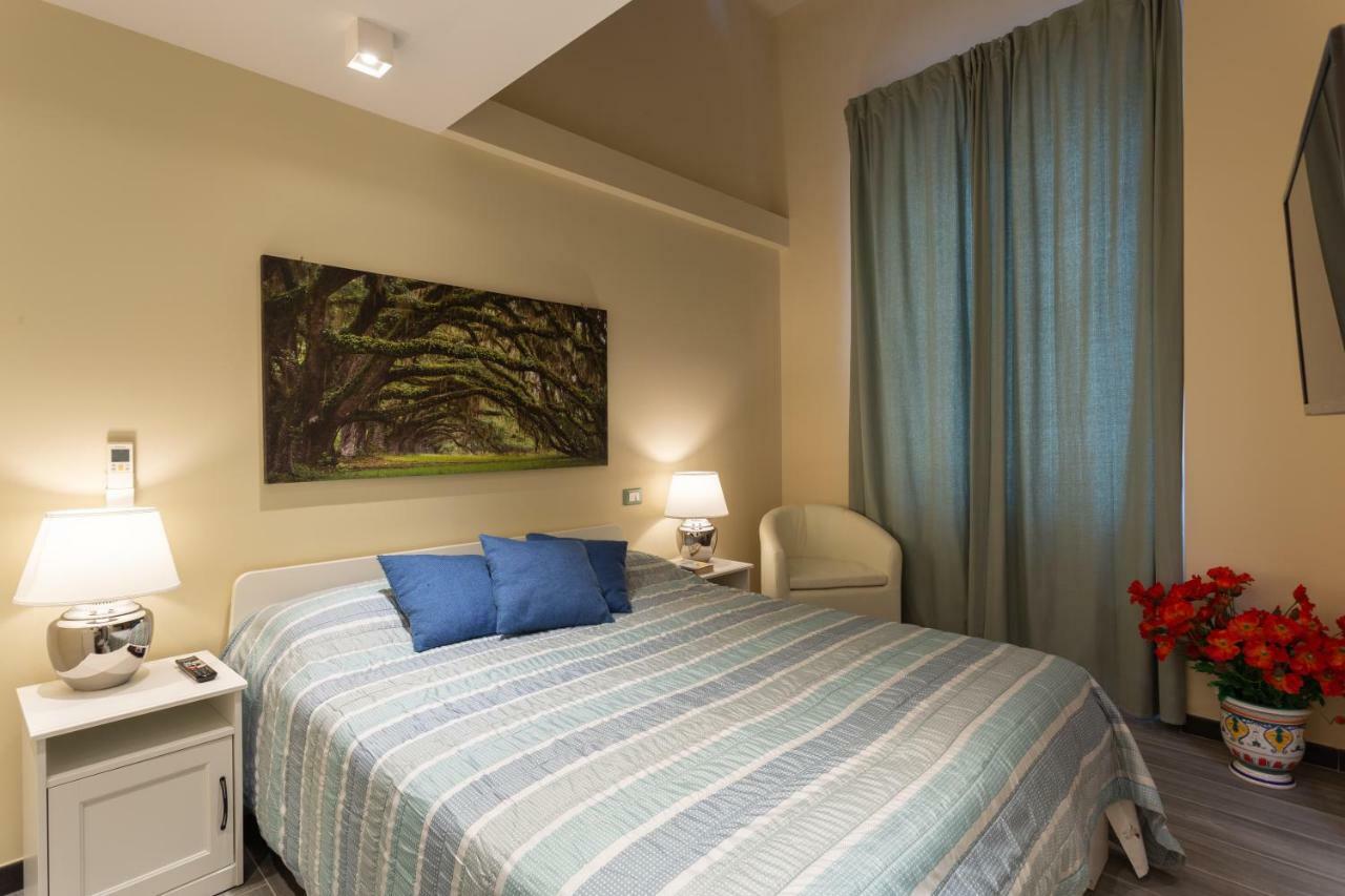 Le Stanze Di Carla! Bagno Privato, Cucina In Comune Florence Ngoại thất bức ảnh